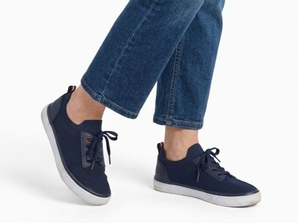 Tommy Bahama Knit Mesh Sneakers Navy Blue Red Accents Size 9.5 EUC Womens